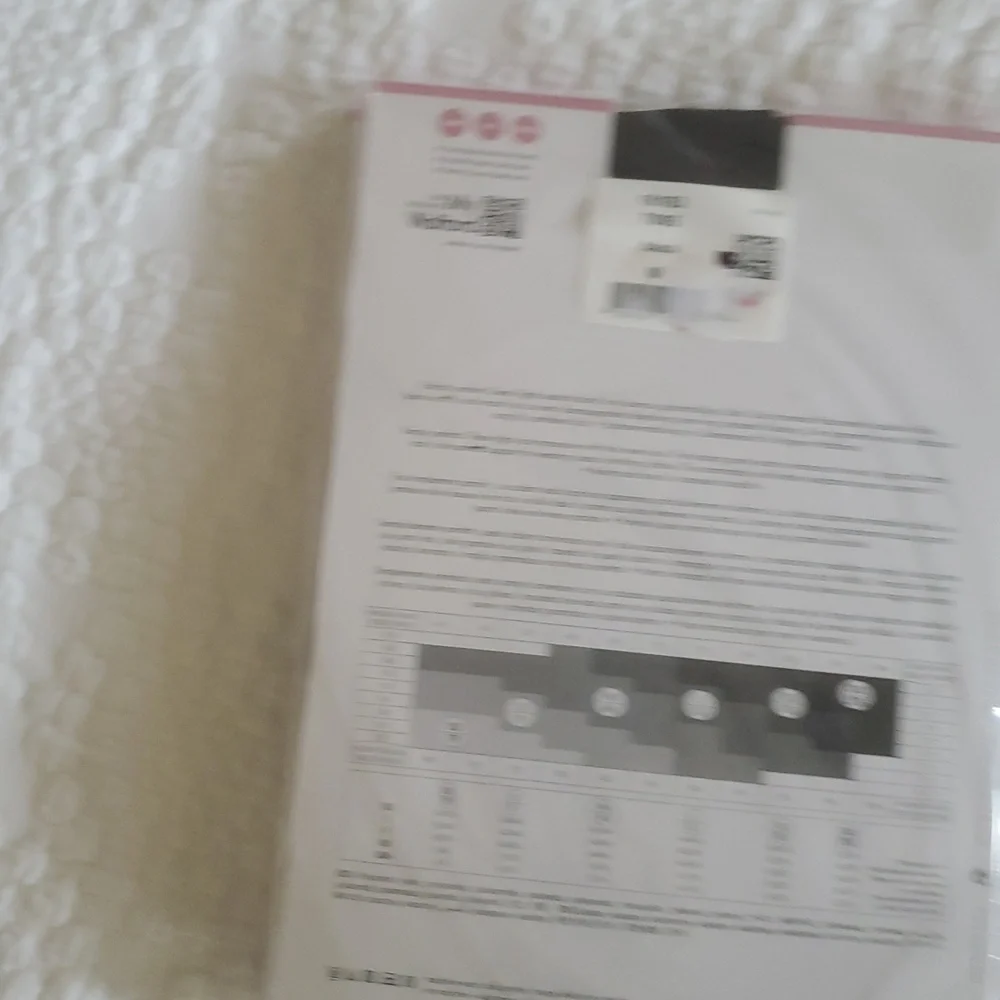 WOLFORD SHAPE INDIVIDUAL 10 CONTROL TOP TIGHTS : Size:Medium; Color: BLACK